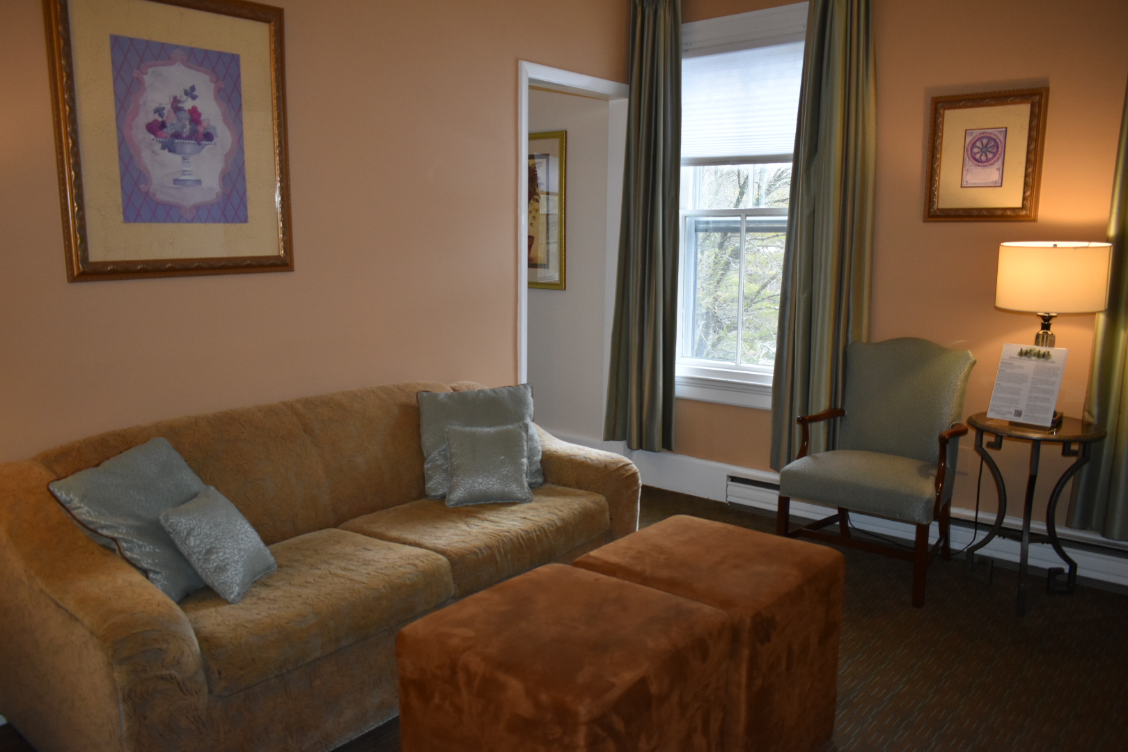 old fashioned seating area of a hotel room